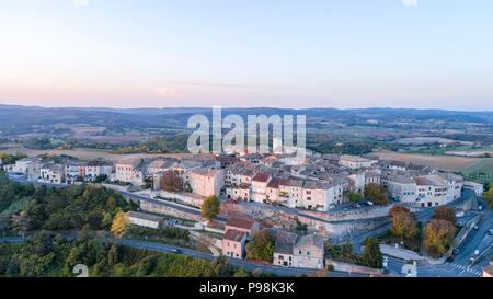 La France, Tarn, Castelnau de Montmiral, étiqueté Les Plus Beaux Villages de France (Les Plus Beaux Villages de France), le village (vue aérienne) // Banque D'Images