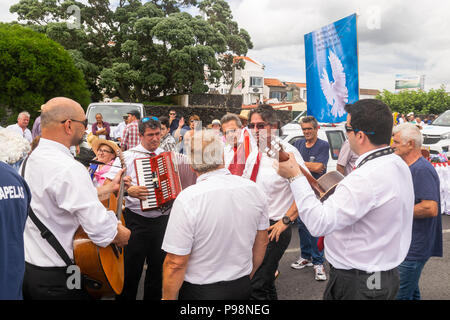 Ponta Delgada, Açores, Portugal - 07/07/2018 - grupo encore de ensaiando au divin Esprit Saint célébration Banque D'Images