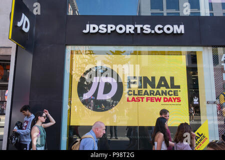 JD Sports Shop, Vente d'été, Oxford Street, London, UK Banque D'Images