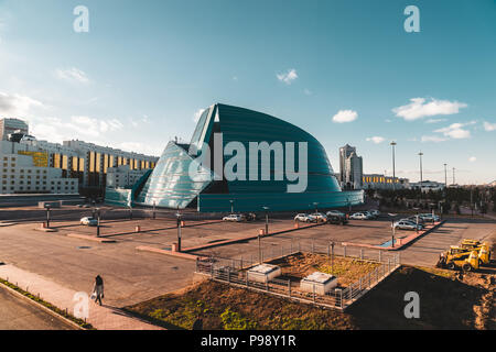 Astana, Kazakhstan - Juillet 2018 : situé dans le centre administratif, unique dans sa conception architecturale, le plus grand concert de la structure du capital Banque D'Images