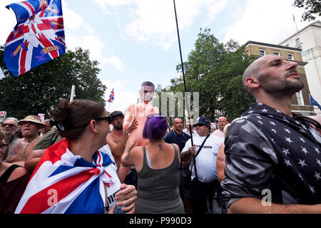 L'extrême-droite "Lads" Pro-Trump Football Alliance et Tommy Robinson ont organisé une manifestation avec des milliers de partisans dans le centre de Londres 14 Juillet 2018 Banque D'Images