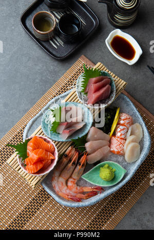 Grand jeu de sashimi - Japanese food Banque D'Images