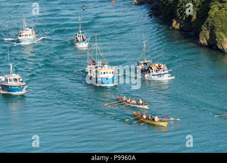 Pilote traditionnel Concert concours d'aviron pour Atkinson,Trophée de la rivière Gannel à Port de Newquay, Royaume-Uni, Juillet 14th, 2018 Robert Taylor/Alamy Live News. Newquay, Banque D'Images