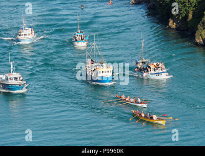 Pilote traditionnel Concert concours d'aviron pour Atkinson,Trophée de la rivière Gannel à Port de Newquay, Royaume-Uni, Juillet 14th, 2018 Robert Taylor/Alamy Live News. Newquay, Banque D'Images