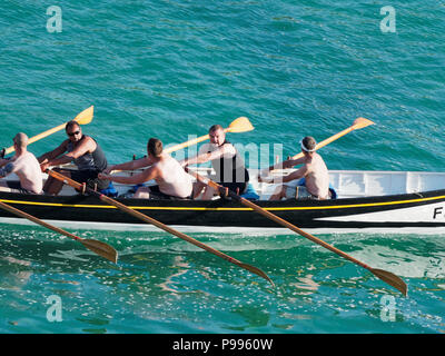 Pilote traditionnel Concert concours d'aviron pour Atkinson,Trophée de la rivière Gannel à Port de Newquay, Royaume-Uni, Juillet 14th, 2018 Robert Taylor/Alamy Live News. Newquay, Banque D'Images