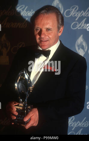 Los Angeles, CA - le 17 mars : l'acteur Anthony Hopkins assiste à la 18e People's Choice Awards le 17 mars 1992 à Universal Studios à Universal City, en Californie. Photo de Barry King/Alamy Stock Photo Banque D'Images