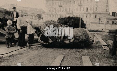 La tête en bronze de la statue de l'empereur Alexandre III. Musée : l'État russe et Film Photo Archive, Moscow. Banque D'Images