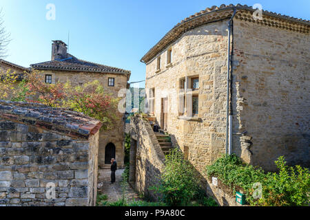 La France, Tarn et Garonne, Quercy, Bruniquel, étiqueté Les Plus Beaux Villages de France (Les Plus Beaux Villages de France), petite rue pavée dans Banque D'Images