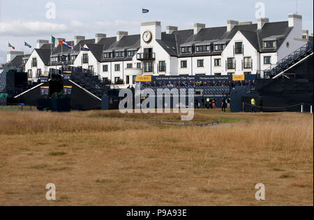 Une vue générale sur la première pièce en T vers le club house sur l'aperçu de la deuxième journée de l'Open Championship 2018 à Carnoustie Golf Links, Angus. Banque D'Images