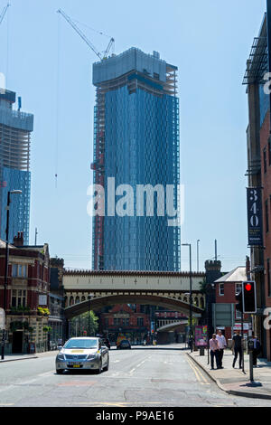 Deux des 874-6448 Square apartment blocks (en construction), de Deansgate, Manchester, Angleterre, RU Banque D'Images