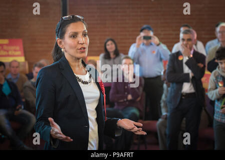 La réforme de l'Église, Rookstone Tooting Road, Londres, Royaume-Uni. 28 mai 2016. Le maire de Londres Sadiq Khan des campagnes pour le compte de la population candidate à Tooti Banque D'Images