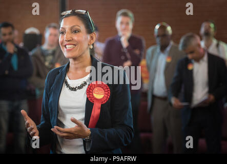 La réforme de l'Église, Rookstone Tooting Road, Londres, Royaume-Uni. 28 mai 2016. Le maire de Londres Sadiq Khan des campagnes pour le compte de la population candidate à Tooti Banque D'Images