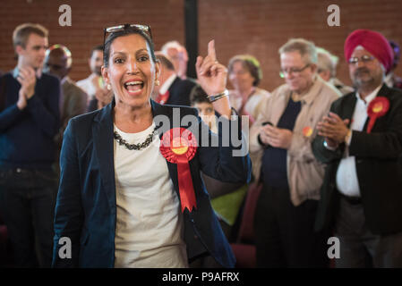 La réforme de l'Église, Rookstone Tooting Road, Londres, Royaume-Uni. 28 mai 2016. Le maire de Londres Sadiq Khan des campagnes pour le compte de la population candidate à Tooti Banque D'Images