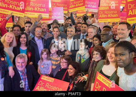 La réforme de l'Église, Rookstone Tooting Road, Londres, Royaume-Uni. 28 mai 2016. Le maire de Londres Sadiq Khan des campagnes pour le compte de la population candidate à Tooti Banque D'Images