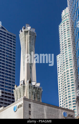 LOS ANGELES, CA/USA - août 30, 2014 : AT&T gratte-ciel urbain. Banque D'Images