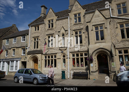 Gloucester,UK,16 Juillet 2018,Ciel bleu plus que le temps est de Fairford forecast de refroidir un peu cette semaine avec la possibilité de pluie plus tard aujourd'hui. Larby Keith Crédit/Alamy Live News Banque D'Images