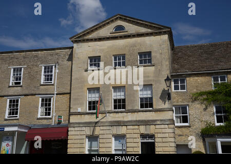 Gloucester,UK,16 Juillet 2018,Ciel bleu plus que le temps est de Fairford forecast de refroidir un peu cette semaine avec la possibilité de pluie plus tard aujourd'hui. Larby Keith Crédit/Alamy Live News Banque D'Images