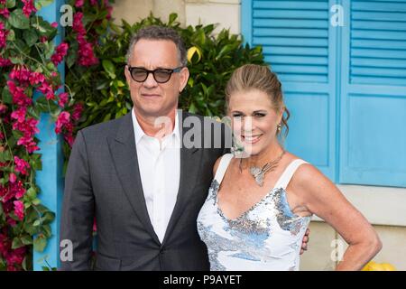 Londres, Royaume-Uni. 16 juillet, 2018. Tom Hanks et Rita Wilson assister à Mamma Mia ! Here We Go Again - Première mondiale. Londres, Royaume-Uni. 16/07/2018 | Le monde d'utilisation : dpa Crédit photo alliance/Alamy Live News Banque D'Images