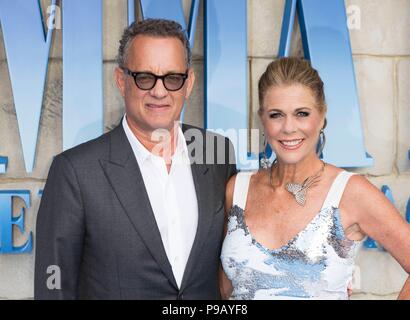 Londres, Royaume-Uni. 16 juillet, 2018. Tom Hanks et Rita Wilson assister à Mamma Mia ! Here We Go Again - Première mondiale. Londres, Royaume-Uni. 16/07/2018 | Le monde d'utilisation : dpa Crédit photo alliance/Alamy Live News Banque D'Images