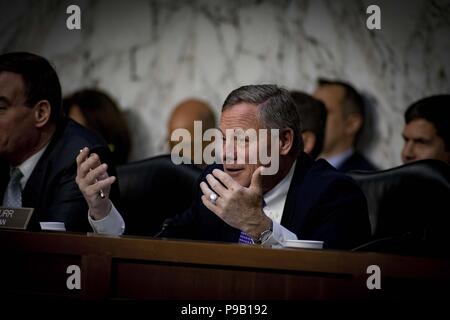 Washington, District de Columbia, Etats-Unis. Feb 13, 2018. Le sénateur RICARD BURR (R-NC), Président du Comité sénatorial spécial sur l'intelligence, à l'évaluation de la menace dans le monde 2018 de la Commission du renseignement du Sénat, le 13 février 2018 Credit : Douglas Christian/ZUMA/Alamy Fil Live News Banque D'Images