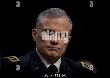 Washington, District de Columbia, Etats-Unis. Feb 13, 2018. Directeur de la Defense Intelligence Agency (DIA) Le Lieutenant-général Robert Ashley, JR. témoigne à la Commission des renseignements du Sénat 2018 l'évaluation de la menace dans le monde de la Commission des renseignements du Sénat, le 13 février 2018. Crédit : Christian Douglas/ZUMA/Alamy Fil Live News Banque D'Images