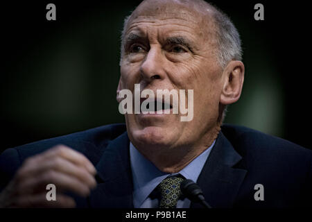 Washington, District de Columbia, Etats-Unis. Feb 13, 2018. Directeur du Renseignement National (DNI) DAN COATS témoigne à l'évaluation de la menace dans le monde 2018 de la Commission du renseignement du Sénat, le 13 février 2018 Credit : Douglas Christian/ZUMA/Alamy Fil Live News Banque D'Images