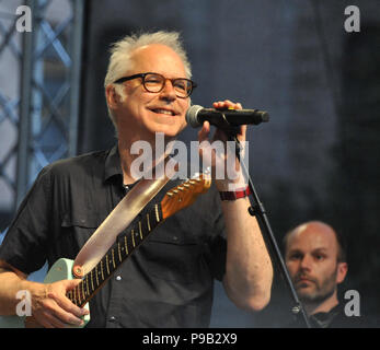 Brno, République tchèque. 16 juillet, 2018. Le guitariste américain Bill Frisell effectue dans Bohemia Jazz Fest à Brno, en République tchèque, le 16 juillet 2018. Crédit : Igor Zehl/CTK Photo/Alamy Live News Banque D'Images