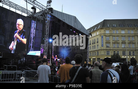 Brno, République tchèque. 16 juillet, 2018. Les concerts de Bill Frisell dans Bohemia Jazz Fest à Brno, en République tchèque, le 16 juillet 2018. Crédit : Igor Zehl/CTK Photo/Alamy Live News Banque D'Images