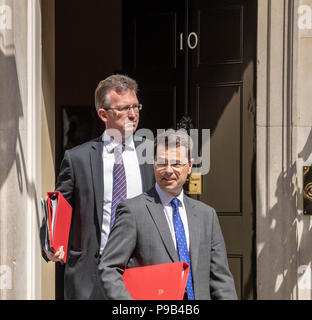 Londres, Royaume-Uni. 17 juillet 2018,Jeremy Wright QC MP PC, Secrétaire de la Culture et James Brokenshire MP PC, le logement et les collectivités, Secrétaire , quitte la réunion du Cabinet de l'actuelle session du Parlement au 10 Downing Street, Londres, Royaume-Uni. Ian Davidson Crédit/Alamy Live News Banque D'Images