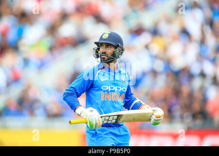 Emerald, Leeds, Royaume-Uni. 17 juillet 2018. Dinesh Karthik de l'Inde promenades pour 21 Nouvelles Images /Crédit : Alamy Live News Banque D'Images