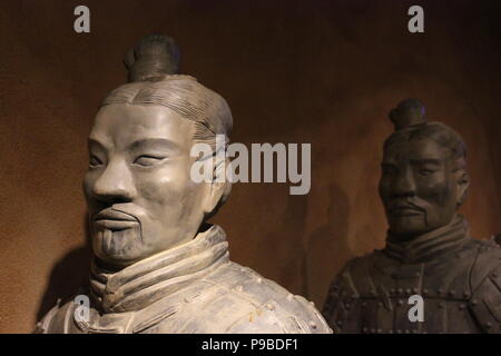 L'Armée de terre cuite chinoise antique et les soldats en terre cuite au Musée des enfants à Indianapolis, Indiana. Banque D'Images