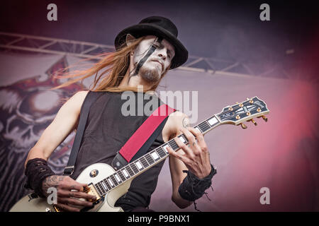 Groupe de folk metal finlandais Finntroll sur la scène du festival métal Copenhell 2015. Guitariste Samuli Ponsimaa ici Banque D'Images