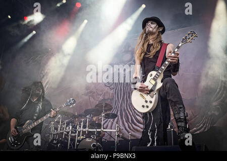 Groupe de folk metal finlandais Finntroll sur la scène du festival métal Copenhell 2015. Guitariste Samuli Ponsimaa ici Banque D'Images