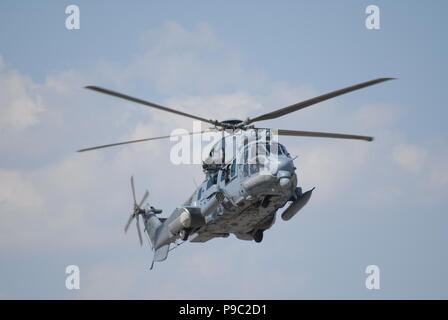 Hélicoptère militaire Cougar de l'Arabie Royal Air Force pendant la reprise du personnel de mission de l'Anatolian Phoenix Exercice CSAR à Konya Banque D'Images