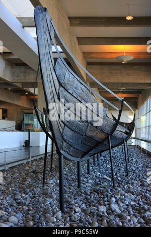 Un original 11e siècle Viking Ship Skuldelev (5) à la Viking Ship Museum à Roskilde, Danemark Banque D'Images