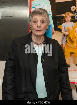 Dana Ivey assiste à la première de la richesse documentaire génération au Musée d'Art Moderne (Photo par Lev Radin/Pacific Press) Banque D'Images