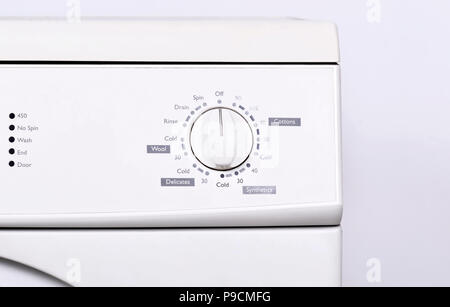 Vue rapprochée de tableau de bord sur un lave-linge. Home appliance Banque D'Images