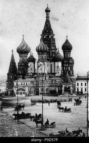 La Cathédrale de Saint Basile le Bienheureux sur la Place Rouge à Moscou. Musée : l'État russe et Film Photo Archive, Moscow. Banque D'Images