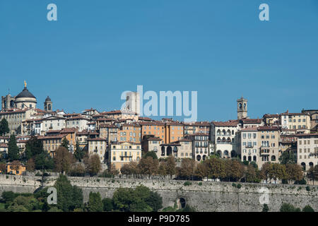 Italie,Lombardie,Bergamo,voir de Città Alta de Torre dei Caduti Banque D'Images