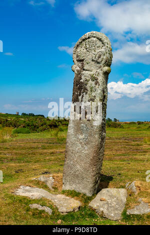 Sbires Cornwall Bodmin Moor Angleterre Juillet 12, 2018 La croix Longstone, également connu sous le nom de Long Tom Banque D'Images