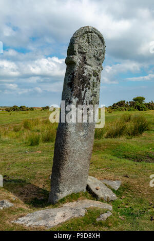 Sbires Cornwall Bodmin Moor Angleterre Juillet 12, 2018 La croix Longstone, également connu sous le nom de Long Tom Banque D'Images