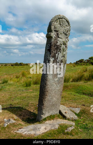 Sbires Cornwall Bodmin Moor Angleterre Juillet 12, 2018 La croix Longstone, également connu sous le nom de Long Tom Banque D'Images