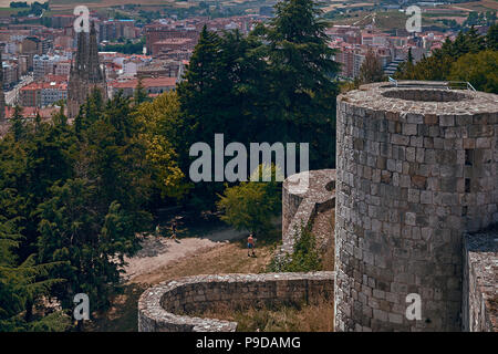 Vue générale de la ville de Burgos et de sa cathédrale de la tour du château. Castille et Leon, Espagne, Europe Banque D'Images