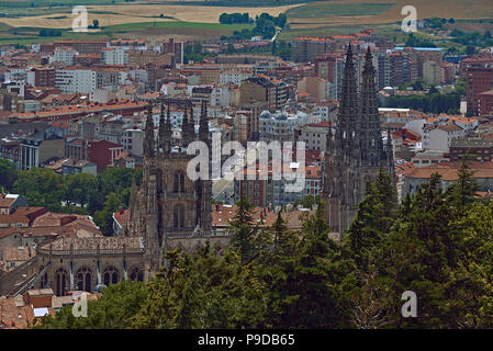 Vue générale de la ville de Burgos et de sa cathédrale de la tour du château. Castille et Leon, Espagne, Europe Banque D'Images