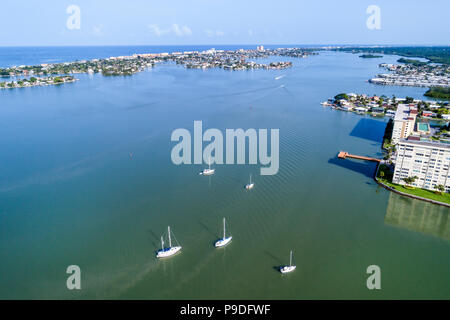 Saint-Pétersbourg Floride,Madeira Beach,Boca Ciega Bay,Golfe du Mexique,bateaux,vue aérienne au-dessus,FL18071127d Banque D'Images