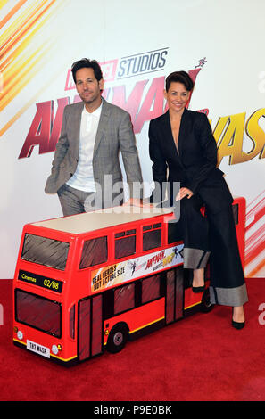 Evangeline Lilly (droite) et Paul Rudd participant à un photocall pour Ant-Man, Wasp et la tenue au Corinthia Hotel, Londres. Banque D'Images