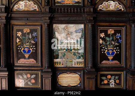 Détail d'une armoire, des incrustations en Sala delle Sabine, le Palazzo Vecchio, Florence, Toscane, Italie Banque D'Images