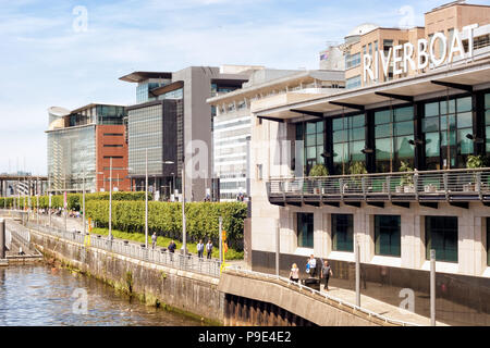 Immeubles de bureaux modernes sur la rivière Clyde à Glasgow, Ecosse Banque D'Images