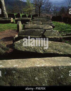 L'Espagne. Pays Basque. Argineta necropolis. Formé par environ 20 tombeaux et cinq stèles. Haut Moyen-Âge. Banque D'Images