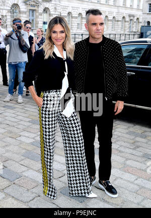 Robbie Williams et sa femme Ayda Field assistant à la X Factor photocall tenue à Somerset House, Londres. Banque D'Images